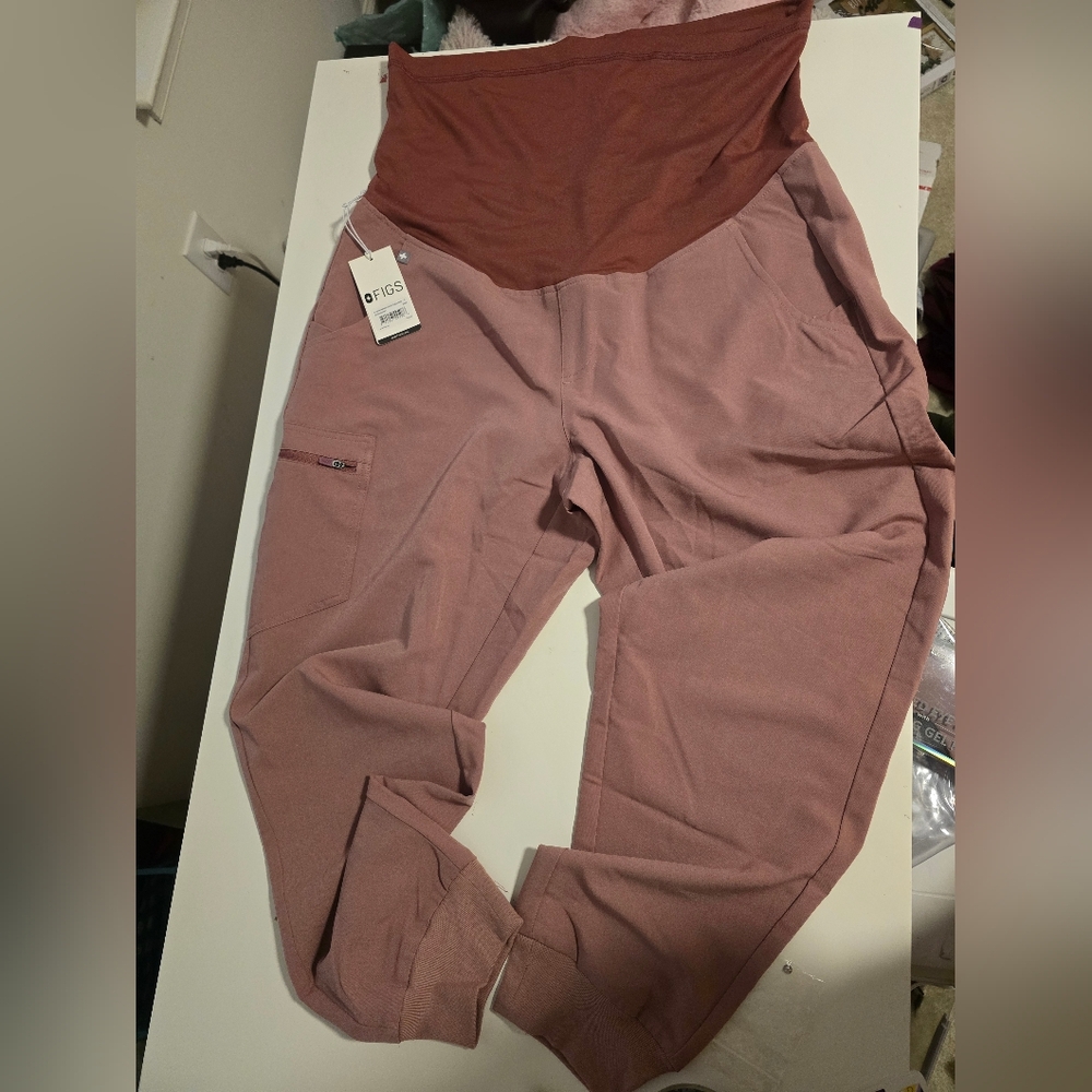 FIGS maternity Jogger Pants